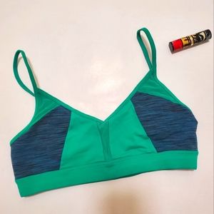 Alo Yoga Aloyoga top size S-XS green small extra small